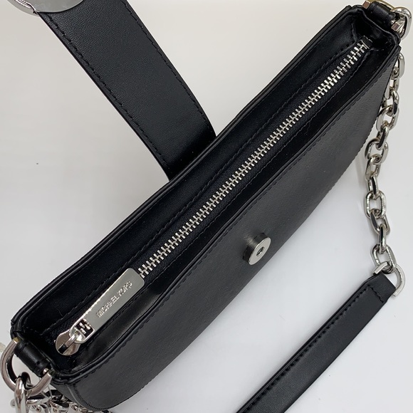 MICHAEL KORS
Carmen Small Shoulder
Pochette Bag
Black
NWT - Picture 10 of 16